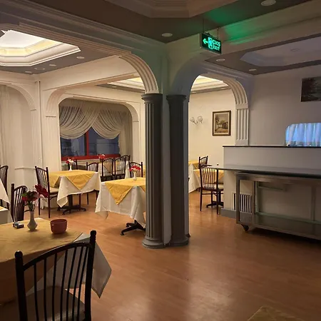 S Celik Royal Hotel *