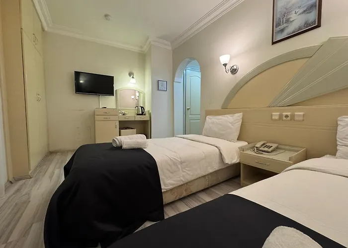 S Celik Royal * Uşak