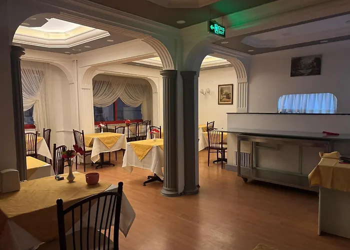 S Celik Royal Hotel *