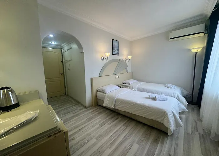 S Celik Royal * Uşak