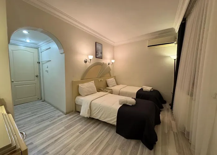 S Celik Royal מלון *