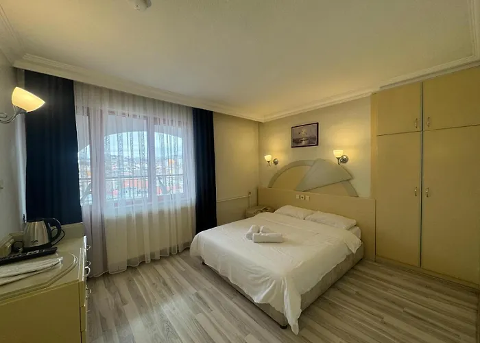 S Celik Royal אושאק